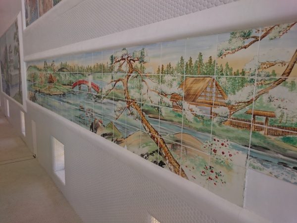 モザイクタイルミュージアムに移設後のタイル絵の壁