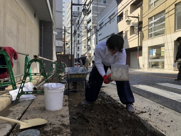 外構の床　掘削の模様