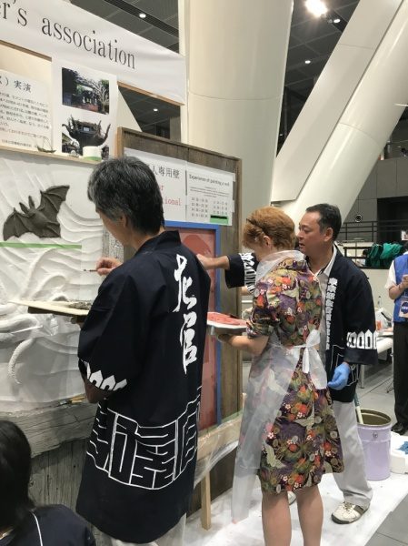 ものづくり・匠の技の祭典　塗り壁体験