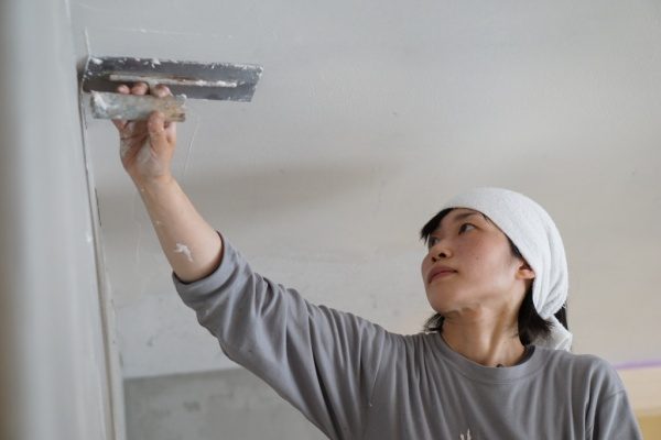 原田左官　女性左官職人