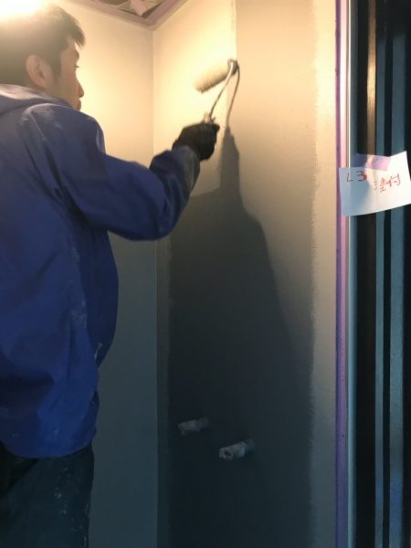 シャワー室のリボール式防水。防水材料塗り3回目原田左官施工