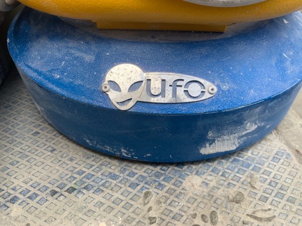 研磨機UFO。UFOロゴ部分