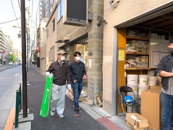 原田左官の左官職人中島さんと営業工事管理堀井さん