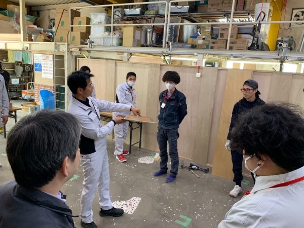 新人研修で鏝板と道具箱作り