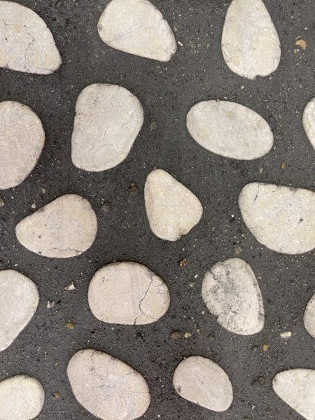 スライスした石を使ったモルタルのサンプル