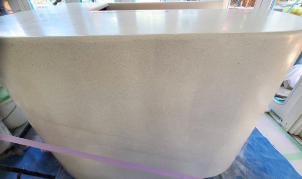 白いビールストーンの特注カウンター什器