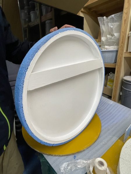 裏はドッコ式になっていて壁にかけることが出来ます