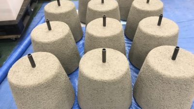 搔き落としでRを付けて台座に施工
