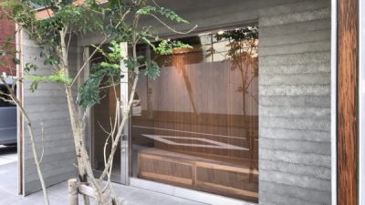 塗り版築 古美術店外壁に施工
