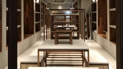 モールテックス　アパレルショップの天板に使用