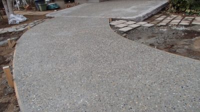 洗い出し仕上げ　住宅のアプローチの施工