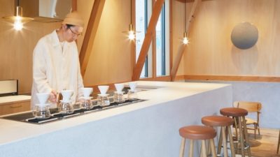 セメント研ぎ出し　カフェカウンターに施工