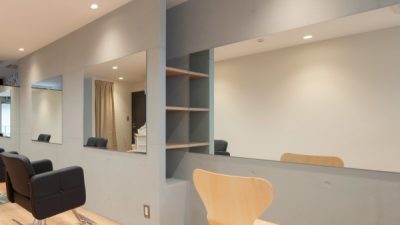 コンクリート打ち放し風仕上げ　美容室に施工