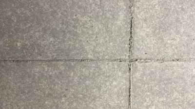 コンクリート打ち放し風仕上げで住宅展示場に施工