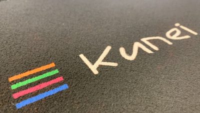 珪藻土+アートワーク　企業ロゴを作成　