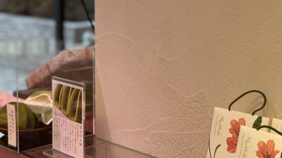 現代しっくい・現地の砂を入れた仕上げ