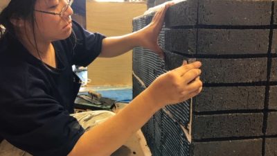 レンガ積み お店の什器に施工