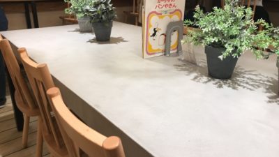 モールテックス　ディスプレイ台・テーブル　パン屋さん