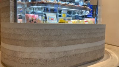 塗り版築　スイーツ店のディスプレイカウンターに施工