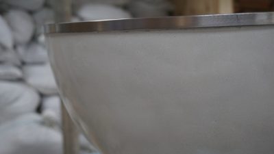 テーブルを研ぎ出し仕上げその2　ポリーブルとBEAL STONE