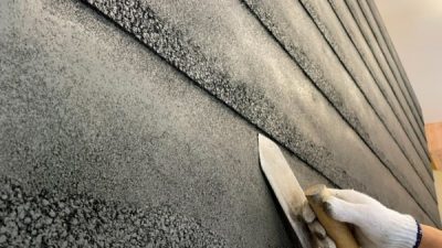 塗り版築を瓦風に仕上げたベーグル屋さん