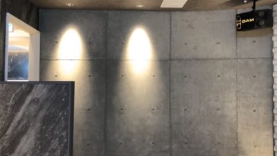 コンクリート打ち放し風仕上げ 飲食店の曲面壁に施工