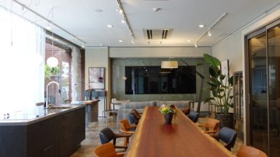 木の塗り壁　Mokkun　ショールームに施工
