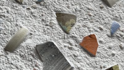 陶器を入れたプラスタルのサンプル