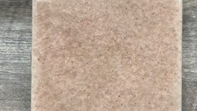 タイルにクリアのエポキシを流す