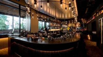 ビールストーン - 飲食店舗のカウンターでの施工例