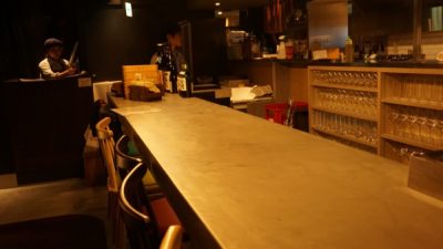 モールテックス - 飲食店のカウンターでの施工例
