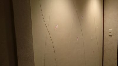 珪藻土 花びら仕上げ - オフィスエントランスの施工例