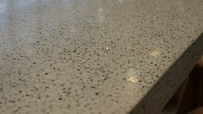 ビールストーン - 飲食店のテーブルに施工