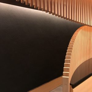備長炭100純黒に仕上がる壁 - 飲食店壁に施工