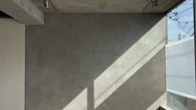 リシン搔き落とし - 商業空間の壁面に施工