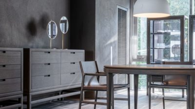 モルタル - 質感のあるモルタル仕上げでショップ壁面に施工その1