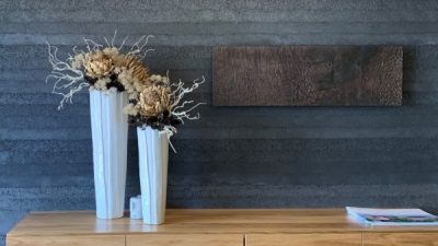 塗り版築 細めの層 - 住宅展示場の壁面に施工