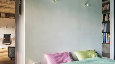 漆喰 - 住宅壁面に染色仕上げ