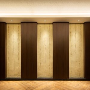 石目調仕上げ - マンションエントランス壁に施工