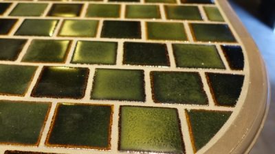タイル張り　飲食店カウンター・テーブルに施工