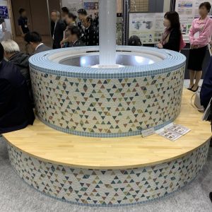 内装タイル張り - ビッグサイト展示会での施工