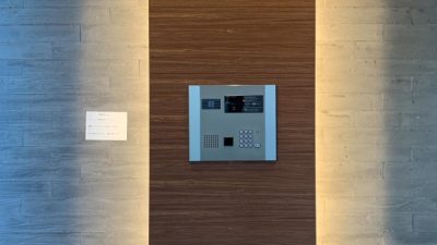 うづくり木目モルタル - マンションのエントランスに施工