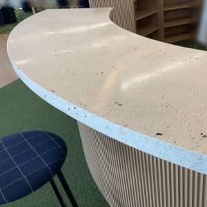 ビールストーン - カウンターに施工