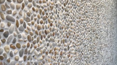 壁面で大きい石の洗い出しが可能！画期的な材料　洗い出しネット