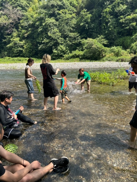 川遊び