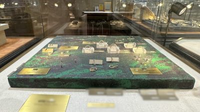 ジュエリー台にも施工 用途が広がる土と左官の可能性