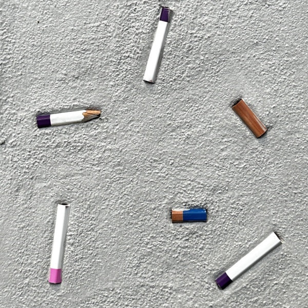 鉛筆の端材を再利用したプラスタル埋め込み仕上げサンプル。型番:HSP0074