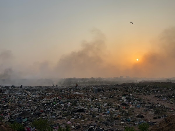ガーナの野焼き