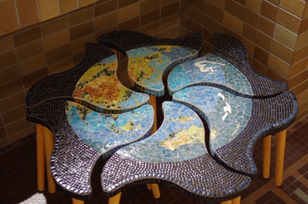 組み合わせ可能なタイル椅子