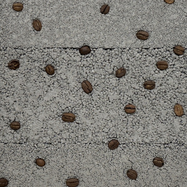 コーヒーかすを混ぜてとコーヒー豆を多めに入れたプラスタル塗り版築の壁サンプル。型番：SP9268